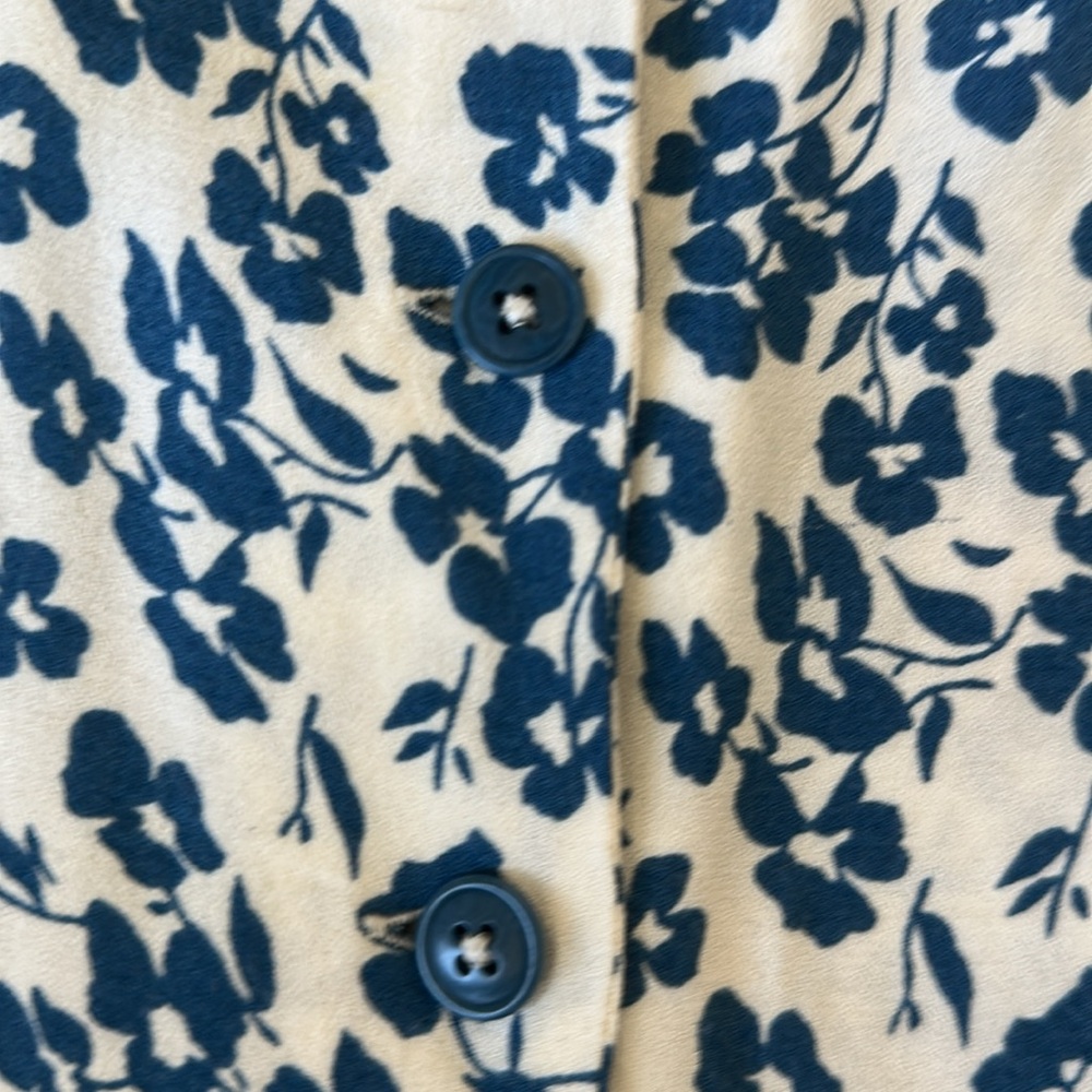 Reformation Rylinn Floral Button Front Tie Back Sundress
MILANESA, Size 6 NWT - Picture 6 of 7